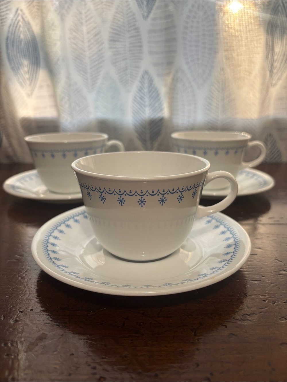 Corning Snowflake Blue Garland Coffee Cups and Saucers-Set of 3